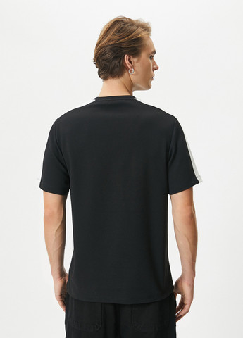 Черная футболка KOTON