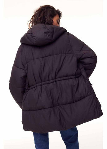 Черная зимняя куртка H&M