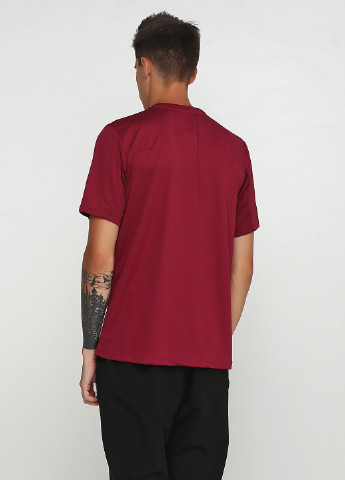 Темно-красная футболка с коротким рукавом Umbro