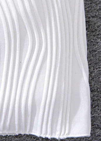 Белая летняя футболка SHEIN