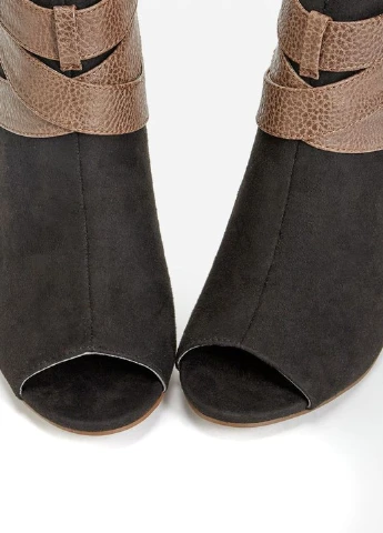 Черные босоножки JustFab с ремешком