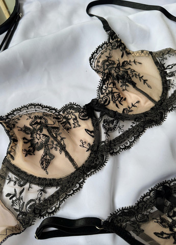 Чорний демісезонний комплект (бюстгальтер, трусики, пояс, підв'язки) NOVA VEGA