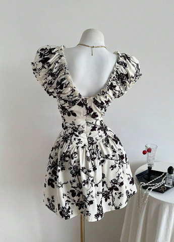 Чорно-білий кежуал сукня кльош SHEIN з квітковим принтом