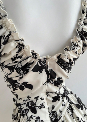 Чорно-білий кежуал сукня кльош SHEIN з квітковим принтом