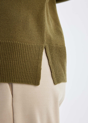 Оливковий демісезонний светр джемпер DeFacto