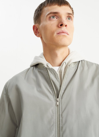 Сіро-зелена демісезонна куртка C&A