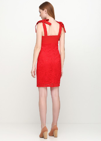 Красное коктейльное платье футляр Anastasia однотонное