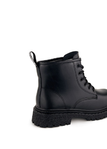 Осенние ботинки женские молодежные черные на тракторной подошве Fashion из искусственной кожи