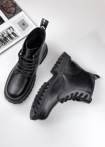 Осенние ботинки женские молодежные черные на тракторной подошве Fashion из искусственной кожи