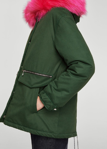 Бутылочная зеленая зимняя куртка Mango