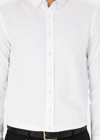 Белая кэжуал рубашка однотонная Pierre Cardin