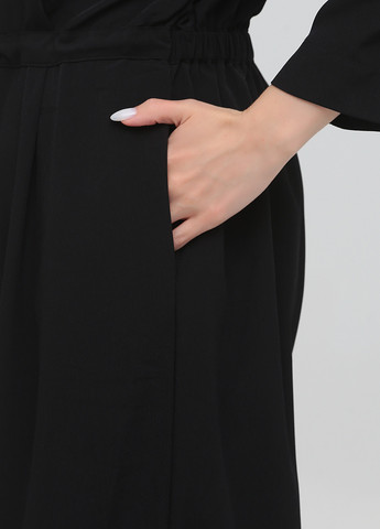 Комбинезон Monki комбинезон-брюки однотонный чёрный деловой, кэжуал полиэстер