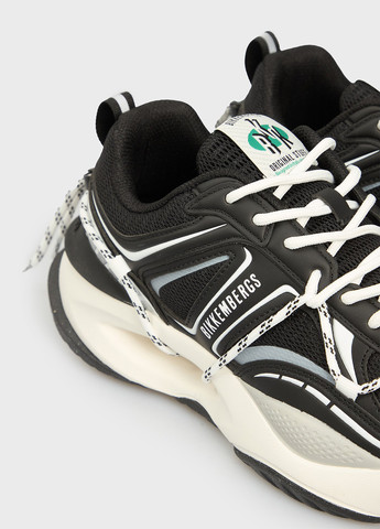 Черно-белые всесезонные кроссовки Bikkembergs