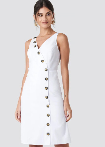 Білий кежуал плаття, сукня на запах NA-KD однотонна