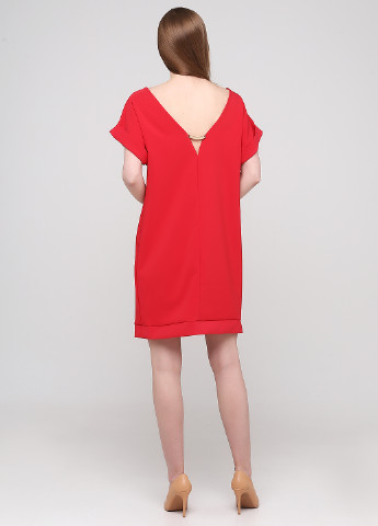 Червона кежуал сукня з відкритою спиною NikTan однотонна