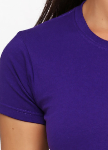 Фиолетовая летняя футболка Gildan