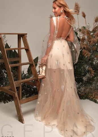Персикова вечірня нймовірна повітряна сукня Gepur з абстрактним візерунком