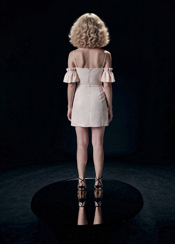 Блідо-рожева коктейльна, кежуал сукня з відкритими плечима Reserved однотонна