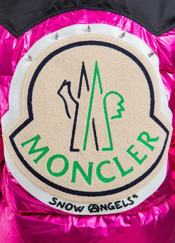 Рожева зимня куртка Moncler