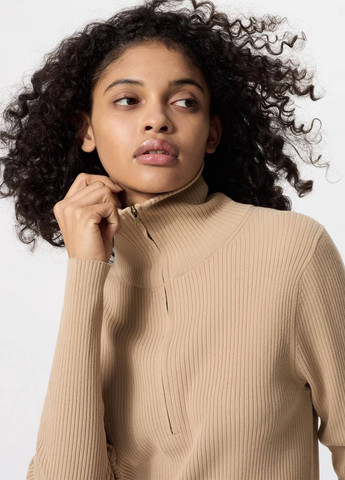 Бежева кежуал сукня Uniqlo однотонна