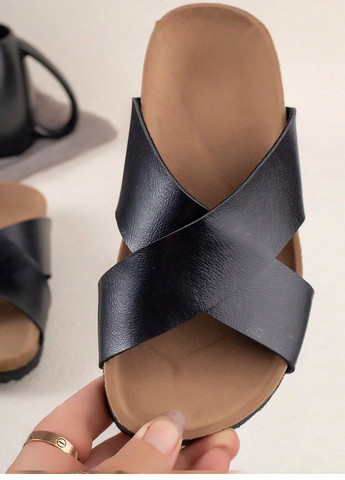 Черные кэжуал шлепанцы SHEIN