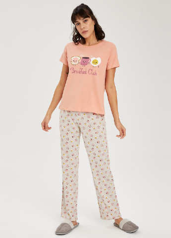 Персиковый демисезонный комплект(футболка, брюки) DeFacto