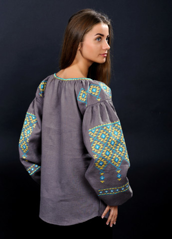 Темно-сіра вишиванка Vyshyvanka