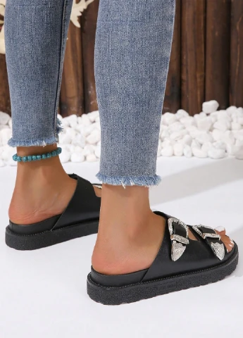 Черные шлепанцы SHEIN