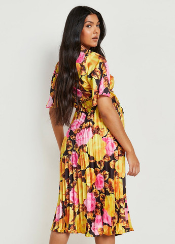 Комбінована кежуал сукня для вагітних на запах, плісована Boohoo з квітковим принтом