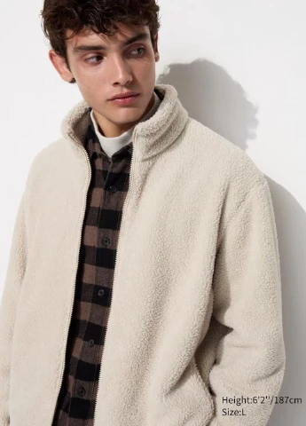 Бежевая демисезонная куртка Uniqlo