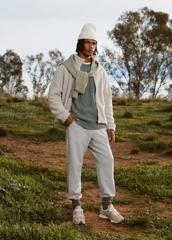 Бежевая демисезонная куртка Uniqlo