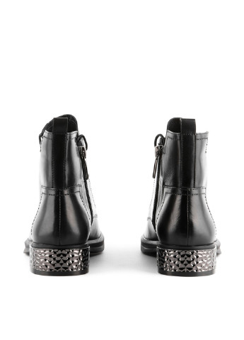 Осенние ботинки Sasha Fabiani с металлическими вставками, со шнуровкой