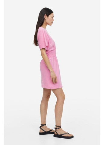 Розовое кэжуал платье платье-футболка H&M однотонное