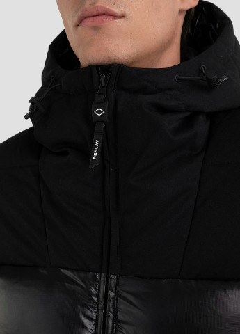 Черная зимняя куртка Replay