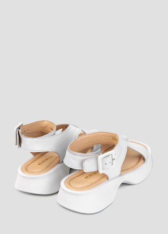 Белые босоножки Alromaro с ремешком