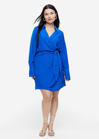 Синее кэжуал платье на запах H&M однотонное