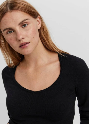 Черный демисезонный свитер Vero Moda