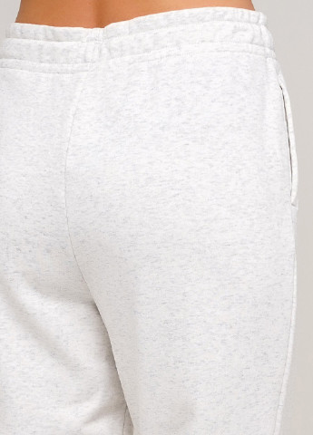 Светло-серые спортивные демисезонные джоггеры брюки New Balance