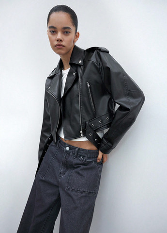 Черная демисезонная куртка косуха SHEIN