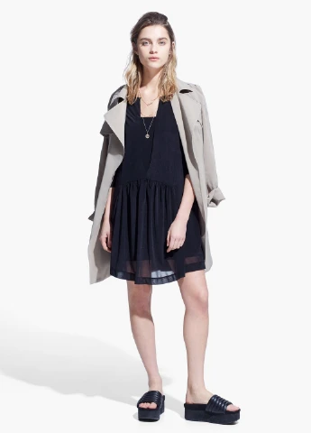Черное коктейльное платье Mango однотонное