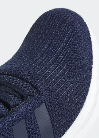 Синие демисезонные кроссовки adidas Swift