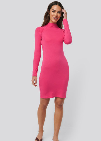 Рожева кежуал сукня NA-KD однотонна