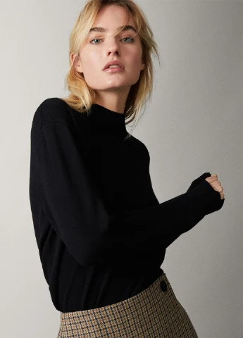 Черный демисезонный свитер Massimo Dutti
