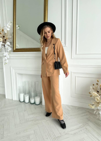 Жіночий костюм піджак та штани палаццо з костюмної тканини кольору кемел р.44 363165 New Trend (256038128)