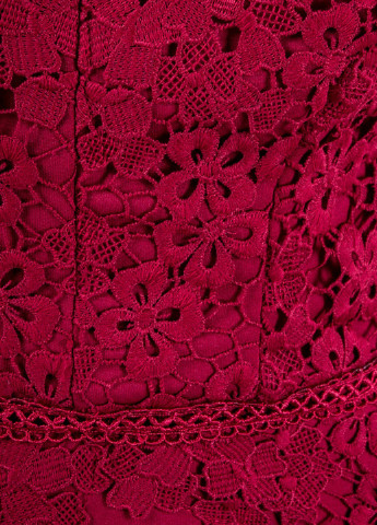 Светло-бордовое коктейльное платье футляр Lipsy однотонное