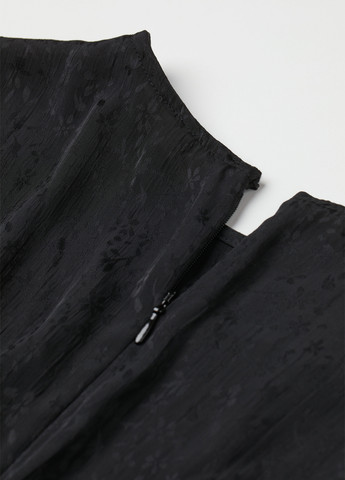 Черное кэжуал платье H&M однотонное