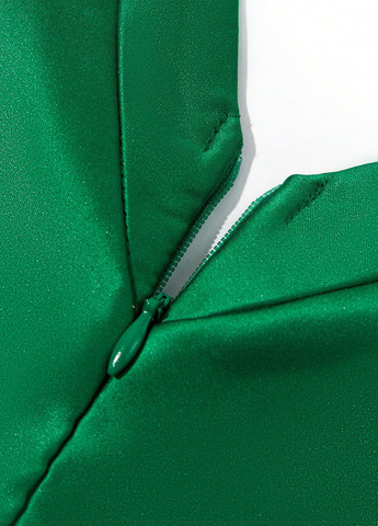 Зеленое праздничный, вечернее платье клеш, с открытой спиной SHEIN однотонное