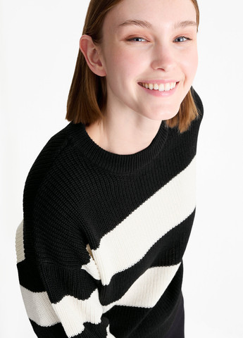 Черно-белый демисезонный свитер джемпер C&A