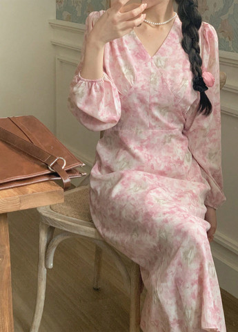 Светло-розовое вечернее платье SHEIN с цветочным принтом