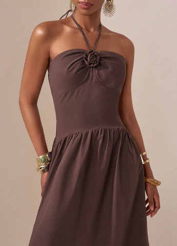 Коричневое кэжуал платье с открытыми плечами SHEIN однотонное